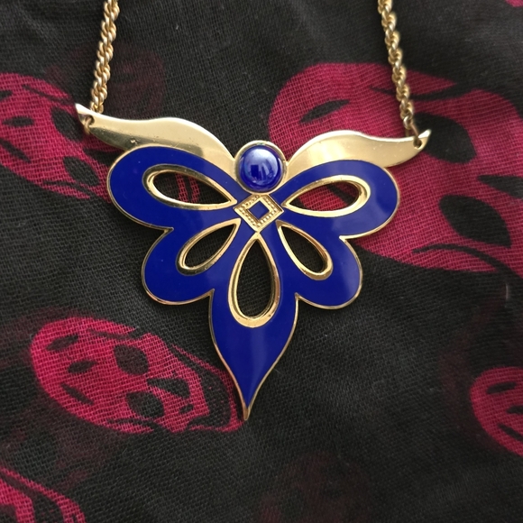 Vintage Crown and Fishenamel and gold tone necklace - Picture 4 of 6